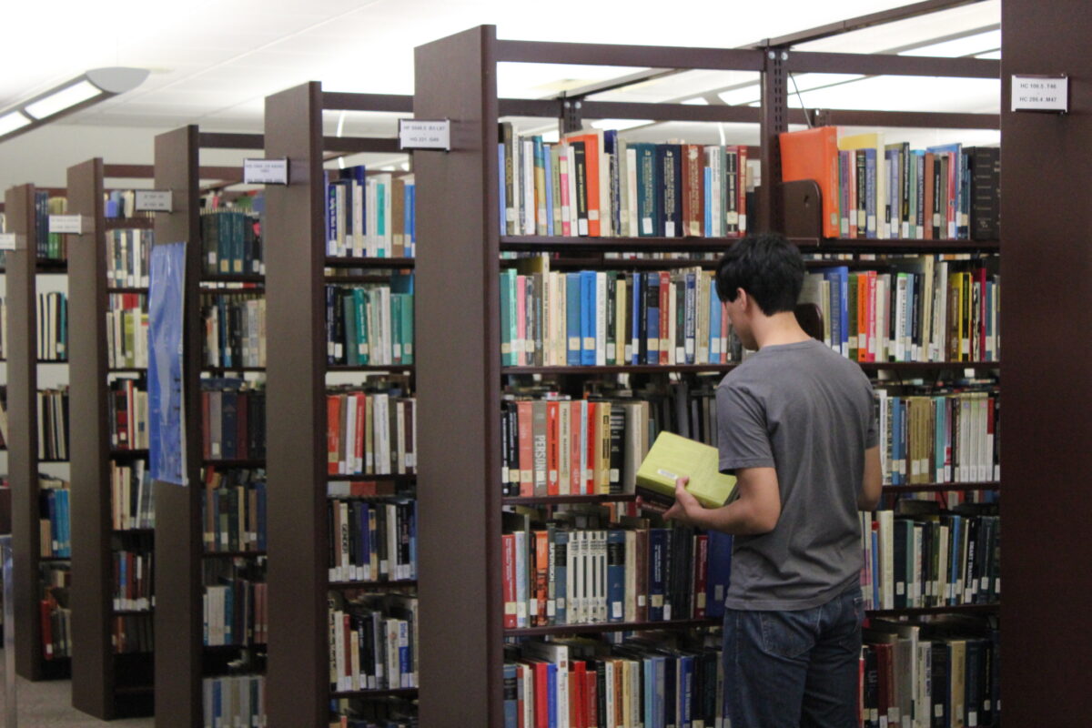 undergrad courses library stacks